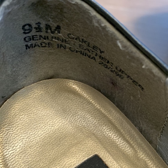 Caressa East Leather Oakley Chunky Heel Pewter color 2.5” heels, some wear - Picture 8 of 12